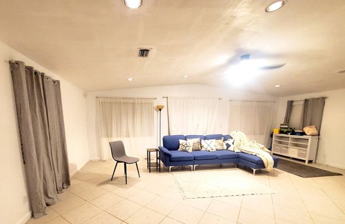 Land O' Lakes House | Much loved, cozy and spacious home on a spacious plot near Tampa, pet friendly!