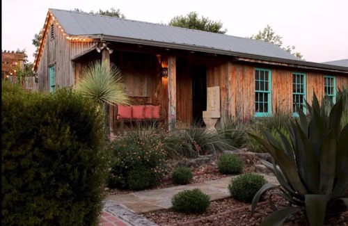 Bandera House | Mucho Gusto