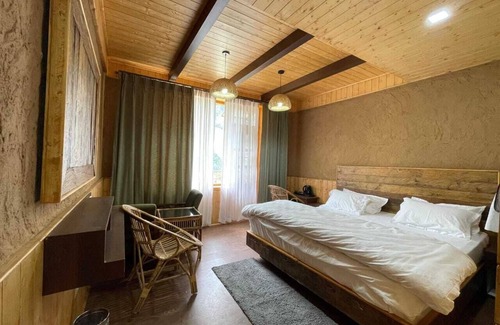 Keylong Hotel | Mud Essence