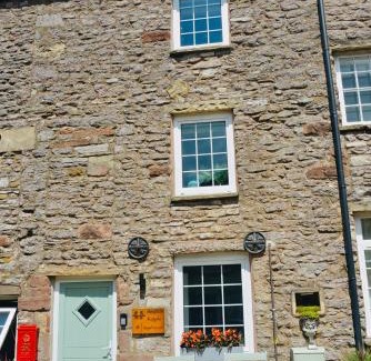 Kirkby Stephen House | Muddy Boots-Arcade Royale