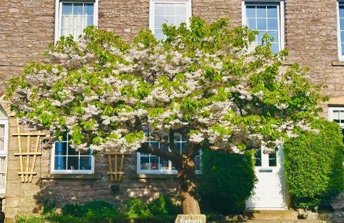 Kirkby Stephen House | Muddy Boots-Arcade Royale