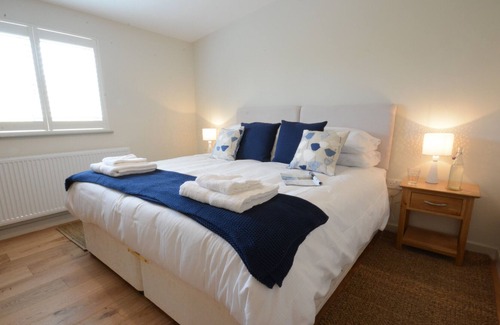 Halesworth Cottage | MUDDY PIG, UBBESTON, pet friendly, with pool in Laxfield