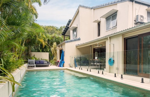 Mudjimba House | Mudjimba Oceanside Beach Retreat- 40 seconds from the water!