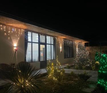 Oshakan Villa | Mughni Family House