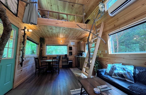 Stanton Cabin | Muir's Retreat - Hot Tub | Pet Friendly | Private