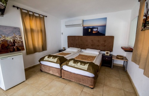 Ma'In Bed & Breakfast | Mujib Chalets