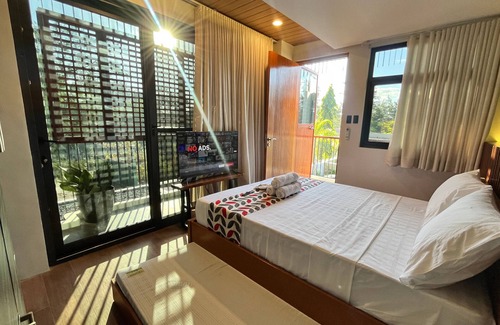 San Narciso Hotel | Mula De La Paz