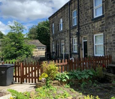Todmorden House | Mulberry cottage 4 Spring Bottom