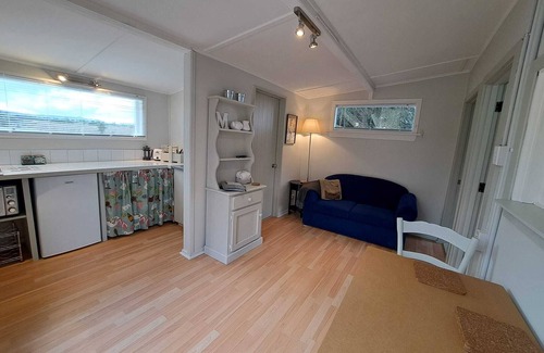 Windwhistle Cottage | Mulberry Cottage at Gunyah by Mt Hutt