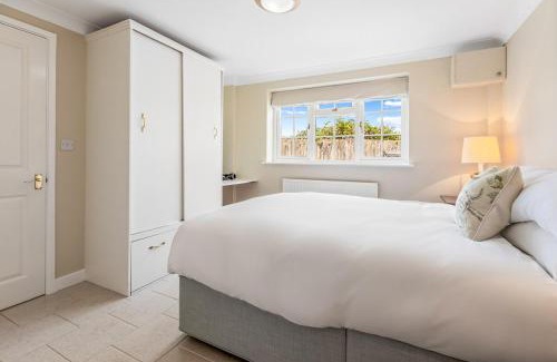 Maidensgrove Apartment | Mulberry Cottage