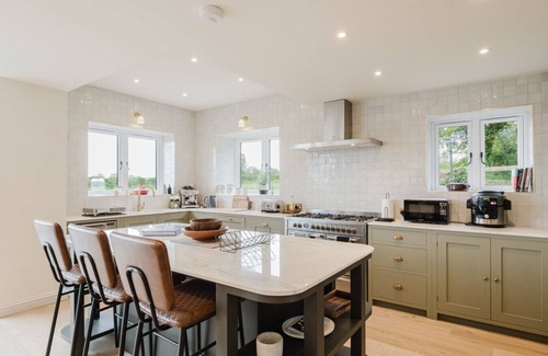 Malmesbury Cottage | Mulberry Cottage - Stunning 5 Bed in Wiltshire
