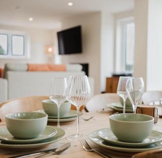 Malmesbury Apartment | Mulberry Cottage - Stunning 5 Bed in Wiltshire!