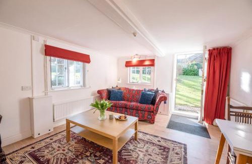 Foxhall House | Mulberry End, Foxhall