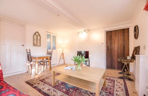 Foxhall House | Mulberry End, Foxhall