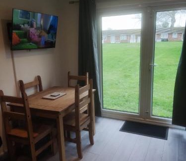 Great Yarmouth Ski Chalet | Mulberry Holiday Home