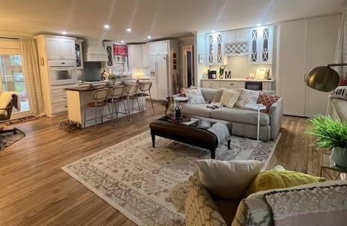 Columbia Cottage | Muletown's Cozy Classic w/hot tub, outdoor game area, and fire pit