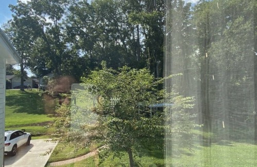 Columbia House | Muletown’s Modern Comfy Cottage w/inground pool, hot tub, pool table & fire pit