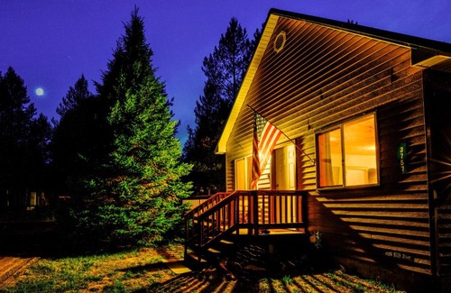 Island Park House | Muley Hollow by KABINO Fire Pit Grill SmartTV WiFi Washer Dryer