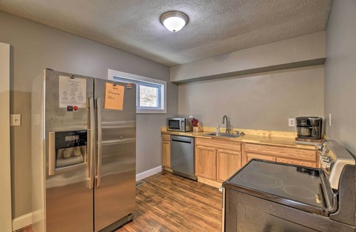 Mullens Cabin | Mullens Cabin w/Gas Grill & Mountain Views!