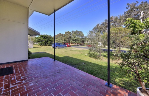 Hat Head House | Muller's Cottage: A Spacious and Pet-Friendly Three-Bedroom Retreat.