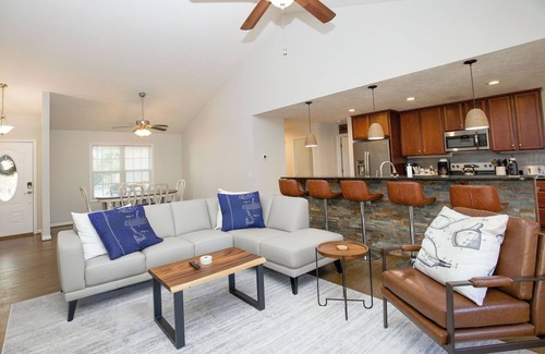 Pinehurst House | Mulligan Manor - Pinehurst Home With Movie Room, Pool Table, Deck, and More!