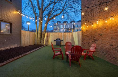Hillsboro Village House | Multi-Condo Building with 7 Units 15 Bedrooms 22 Beds and Free Parking