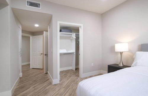 La Brea Hotel | Multiple Miracle Mile Apartments Hub