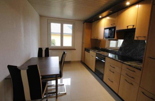 Bolligen House | Multiple rooms near the station Bolligen