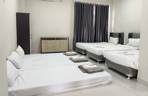 Metro Hotel | Mulyojaten Hotel & Resto