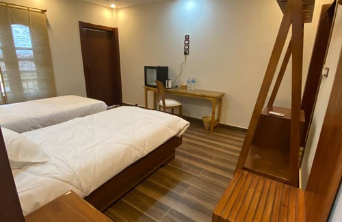 Chitwan District Resort | Munal & Mayur Medical Wellness Retreat