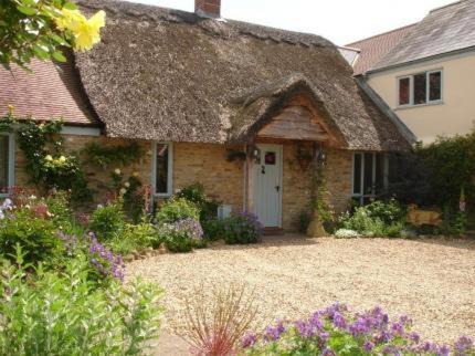 Alweston House | Munden House