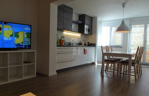 Munchen District Apartment | Munich Countryside Apartment C - S-Bahn train - nearby brewery village Aying