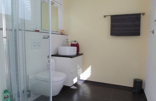 Munchen District Apartment | Munich Countryside Apartment C - S-Bahn train - nearby brewery village Aying
