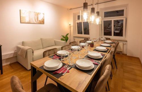 St. Paul Apartment | Munich Large Apartment 110 qm, 3 Bedrooms and very Central 1-12 Guests