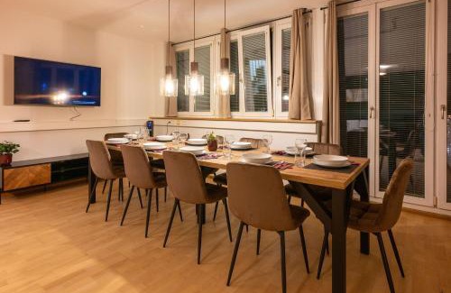 St. Paul Apartment | Munich Large Apartment 150 qm in top centrally located 1 to 15 guests