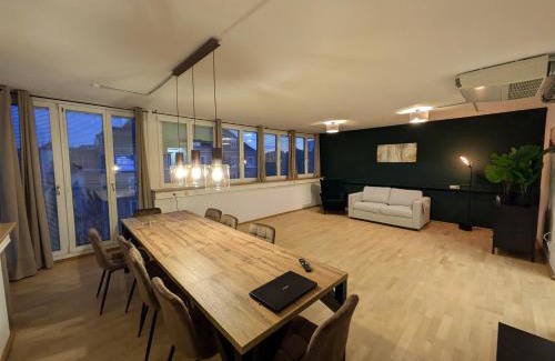 St. Paul Apartment | Munich Large Apartment 150 qm in top centrally located 1 to 15 guests