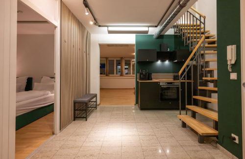 St. Paul Apartment | Munich Large Apartment 150 qm in top centrally located 1 to 15 guests