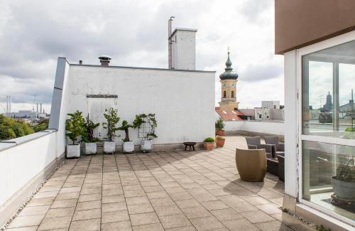 Untersendling Apartment | Munich Rooftop Retreat