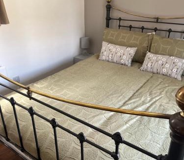 Dersingham House | Munjac Muse