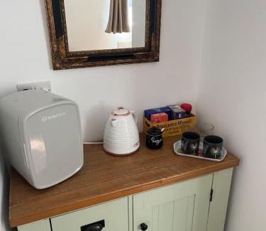 Dersingham House | Munjac Muse