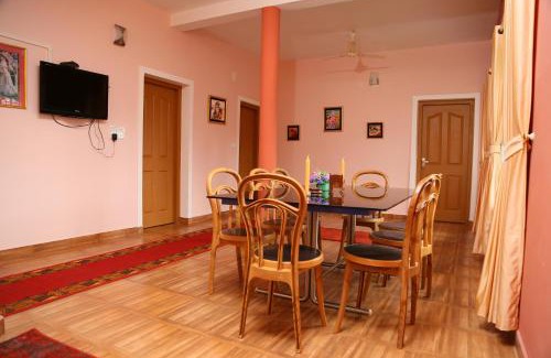 Anachal Bed & Breakfast | Munnar Blue Mist
