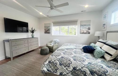 Country Club Estates House | Munson street 303