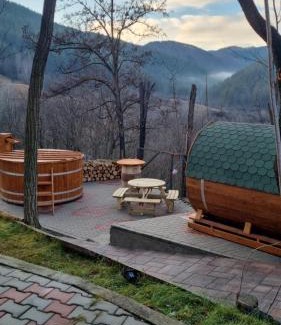 Chiliile House | Muntele cu dor