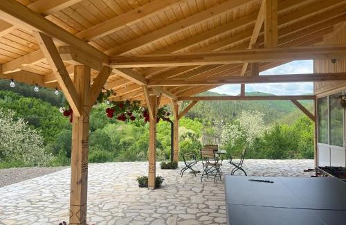 Chiliile House | Muntele cu dor
