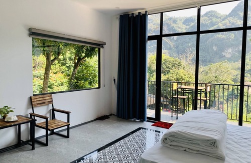 Hoa Binh Cabin | Muong Retreat