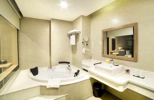 Vientiane Hotel | Muong Thanh Luxury Vientiane