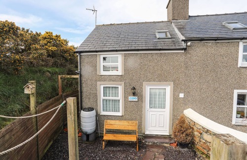 Mynytho Cottage | MUR CWPWL - ANNEX, romantic, country holiday cottage in Abersoch