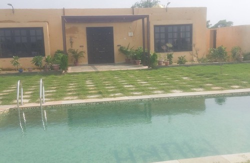 Kasrawad Villa | Mura Yoga Villa