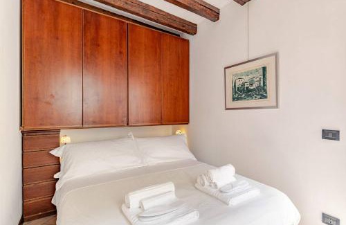 Longa House | Murano Glass Residence
