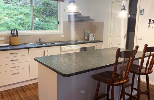 Marysville House | MURCHISON COTTAGE - Relaxing, fresh retreat from the city